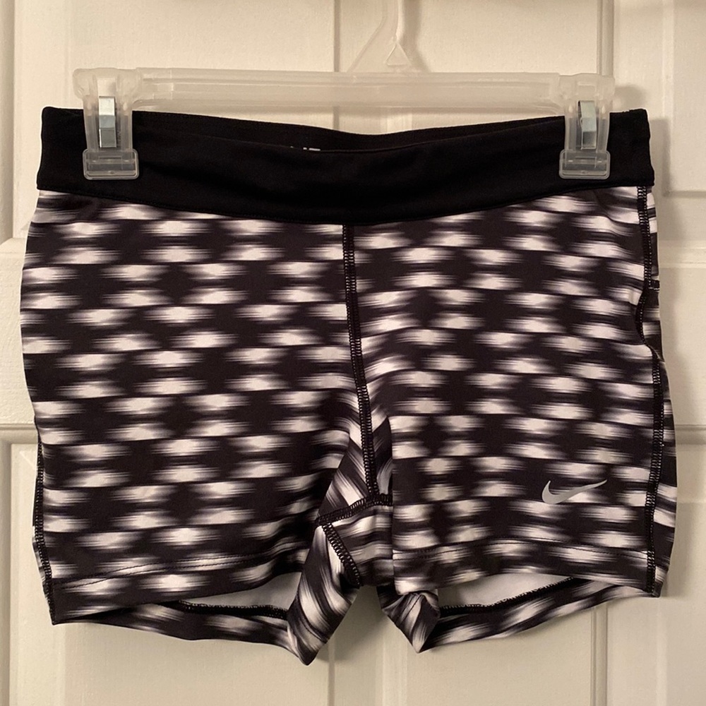 Nike Women’s Run Fast Live Fearless Shorts